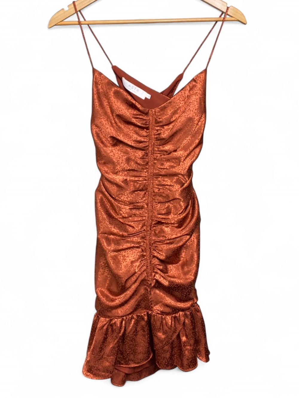ASTR The Label Rust Ruched Bodycon Mini Dress Open Back Ruffle Hem L - Picture 3 of 11